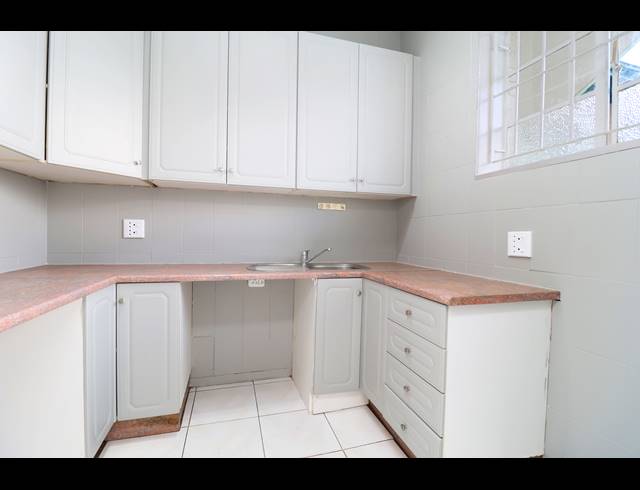 2 BEDROOM APARTMENT FOR SALE IN RICHMOND